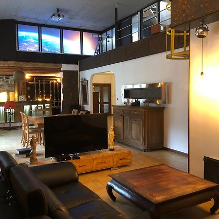 Appartement Style Loft Industrielle De 250M2 Лонгви Экстерьер фото